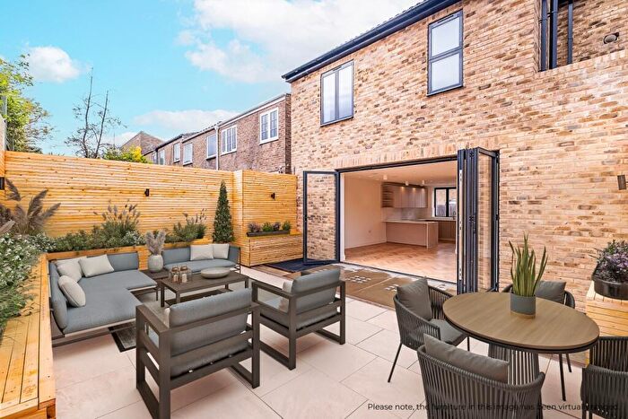 4 Bedroom Detached House To Rent In Darley Road London, SW11