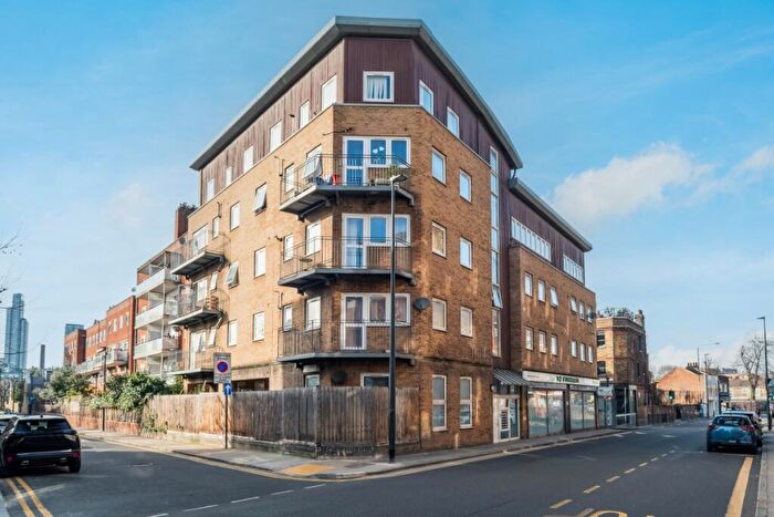 1 Bedroom Flat To Rent In Vallance Road London, E1