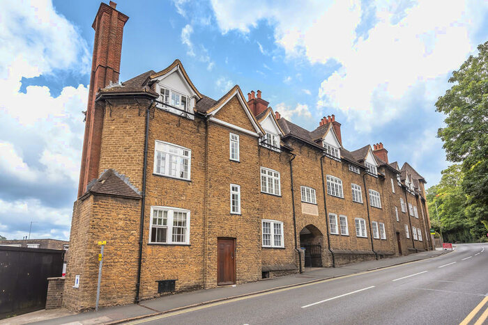 1 Bedroom Flat To Rent In Portsmouth Road, Guildford, GU2