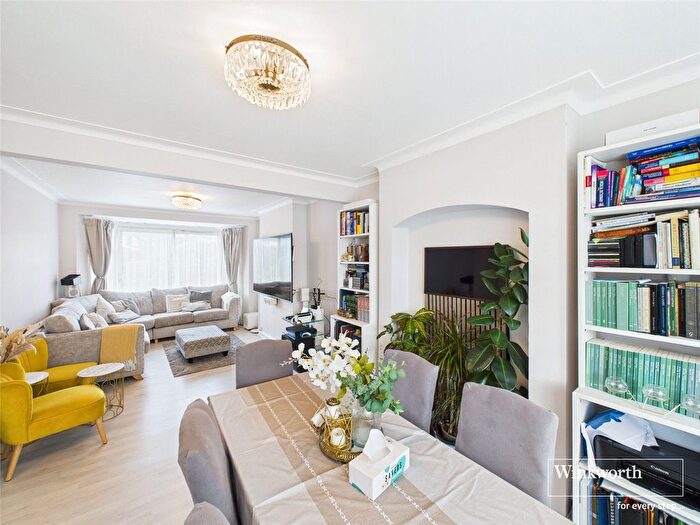 3 Bedroom Semi-Detached House For Sale In St. Andrews Drive, Stanmore, Middlesex, HA7