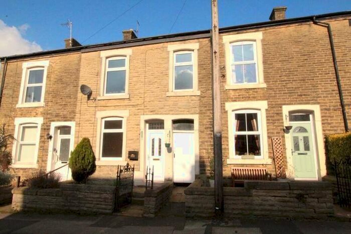 3 Bedroom Terraced House To Rent In Pikes Lane, Glossop, SK13