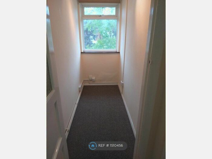 2 Bedroom Maisonette To Rent In Whittington Way, Pinner, HA5