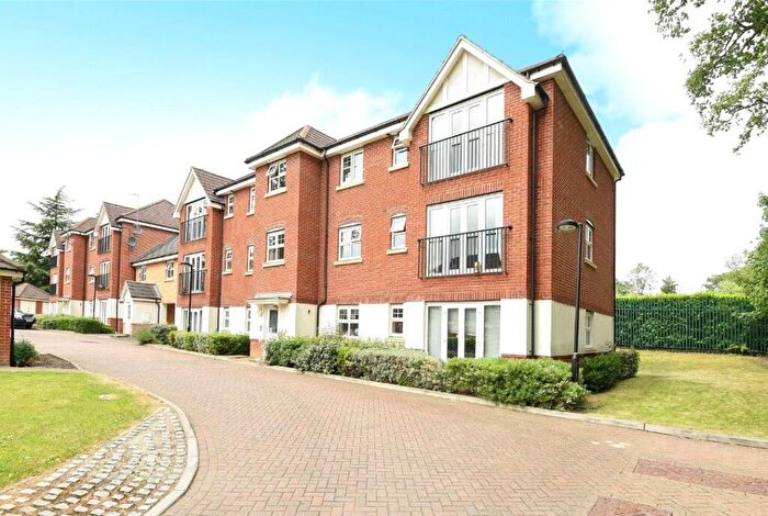2 Bedroom Apartment For Sale In Aphelion Way, Reading, Berkshire, RG2