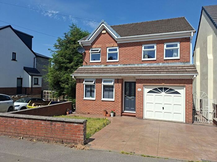 4 Bedroom Detached House For Sale In Linden Crescent, Stocksbridge, S36