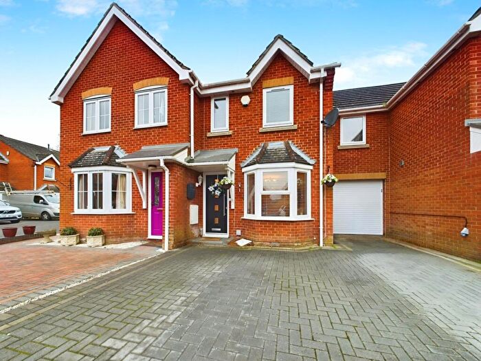 3 Bedroom Terraced House For Sale In Cobham Grove, Whiteley, Fareham, PO15