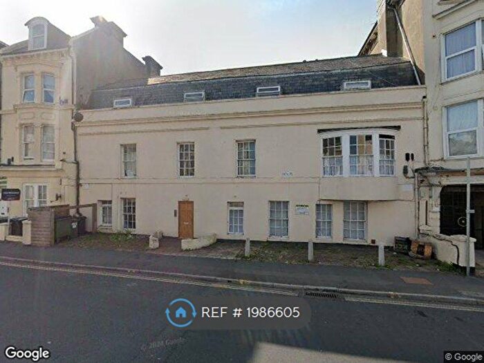 2 Bedroom Flat To Rent In Seaside, Eastbourne, BN22