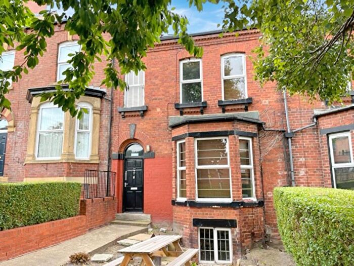 6 Bedroom Terraced House To Rent In Consort Terrace, Leeds, West Yorkshire, LS3