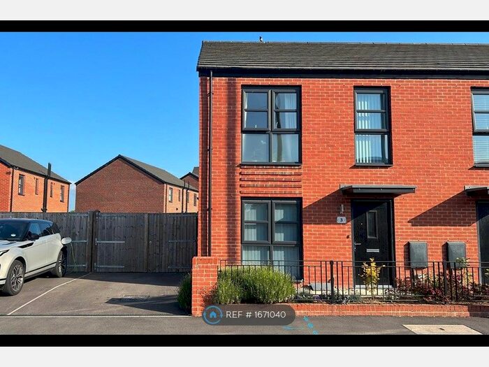 3 Bedroom Semi-Detached House To Rent In Holland Street, Manchester, M40