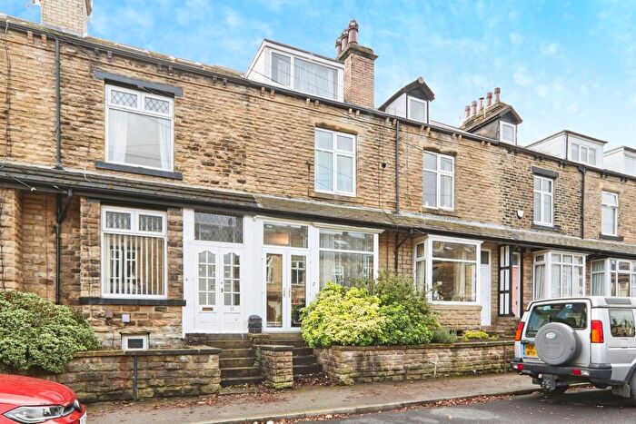 4 Bedroom Terraced House For Sale In Somerset Road, Pudsey, LS28