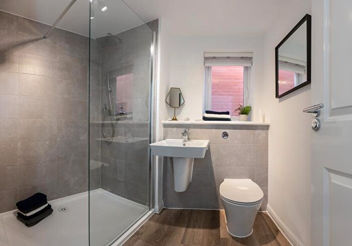 4 Bedroom Detached House For Sale In Celandine Gardens, Weldon Manor, NN17