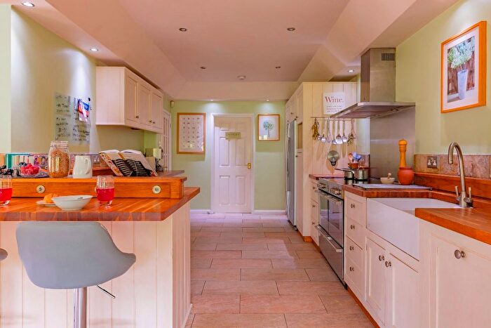 5 Bedroom Detached House For Sale In Rocks Lane, High Hurstwood, Uckfield, TN22