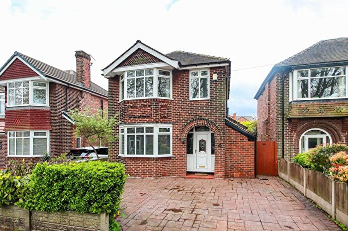 3 Bedroom Detached House For Sale In Ambleside Road, Flixton, Manchester, M41