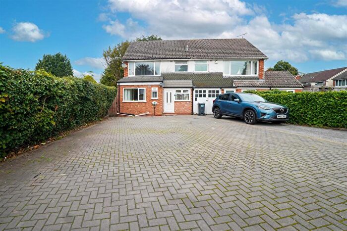 4 Bedroom Semi-Detached House For Sale In Larchmere Drive, Hall Green, B28