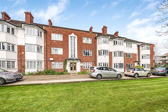 3 Bedroom Flat To Rent In Great West Road, Osterley, TW5