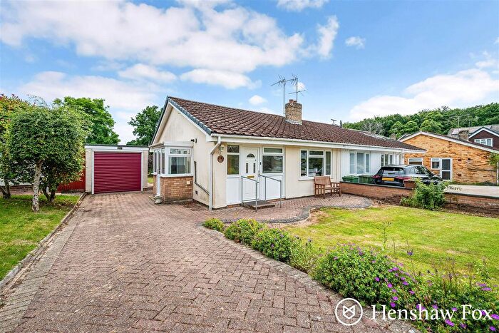 2 Bedroom Semi-Detached Bungalow For Sale In Ringwood Drive, North Baddesley, Hampshire, SO52
