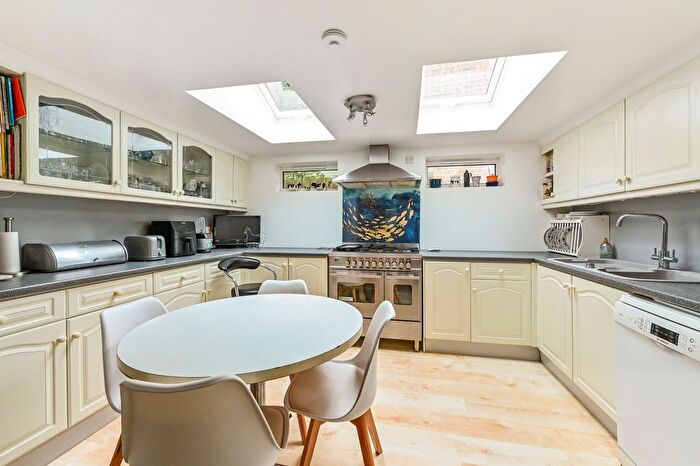5 Bedroom Detached House For Sale In Longmoor Road, Greatham, Liss, GU33