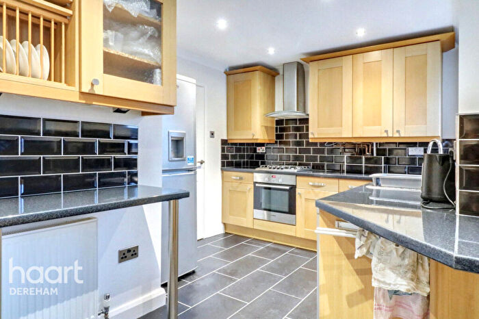4 Bedroom Detached House For Sale In Mews Court, Shipdham, IP25