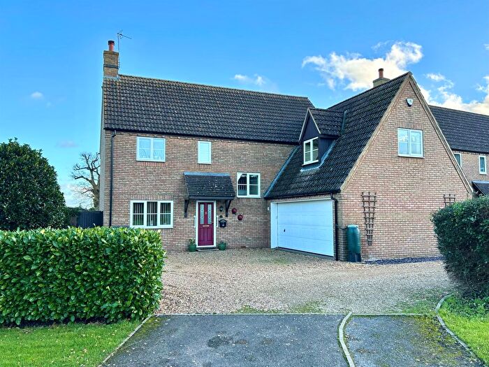 4 Bedroom Detached House For Sale In Stow Road, Spaldwick, Huntingdon, PE28