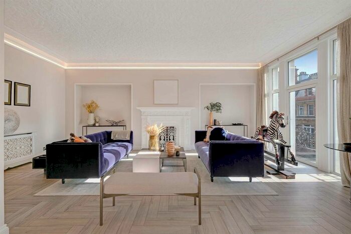 8 Bedroom Flat To Rent In Knightsbridge, SW1X