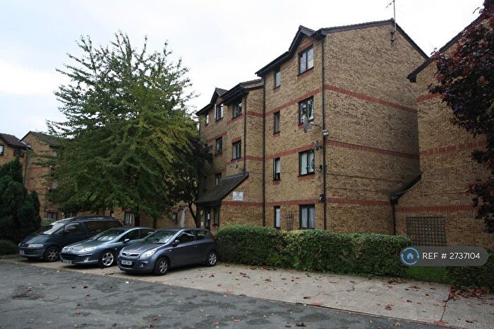 Studio To Rent In Sunbury Court, London, SE14