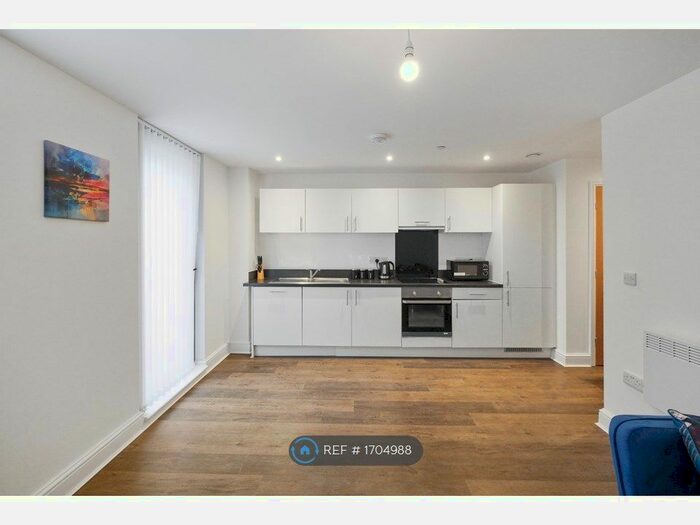 1 Bedroom Flat To Rent In Leigh Street, High Wycombe, HP11