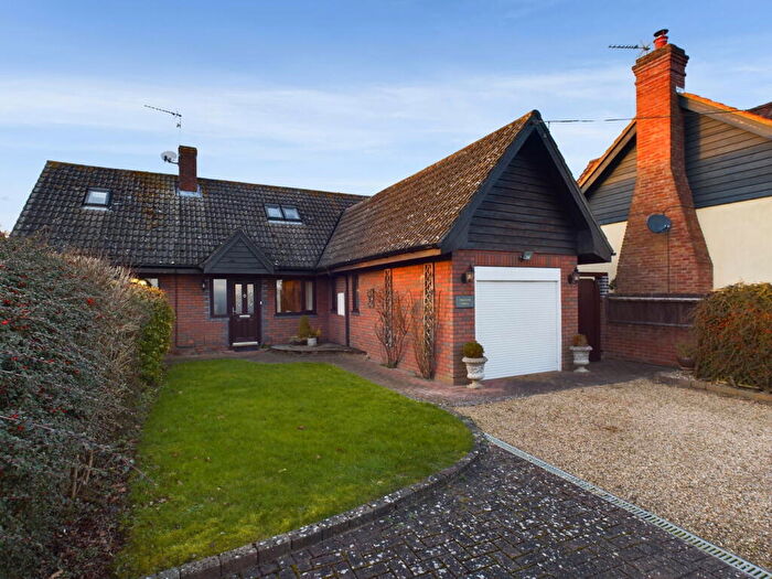 3 Bedroom Chalet For Sale In Debenham Road, Crowfield, IP6