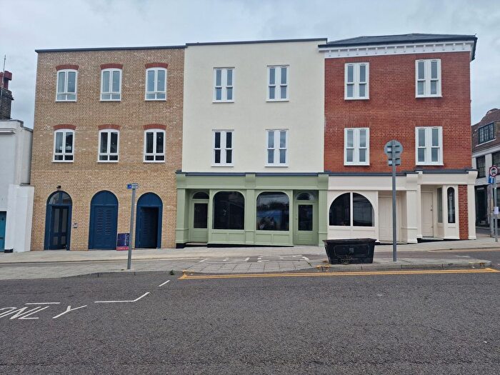 1 Bedroom Flat To Rent In South Street, Deal, CT14