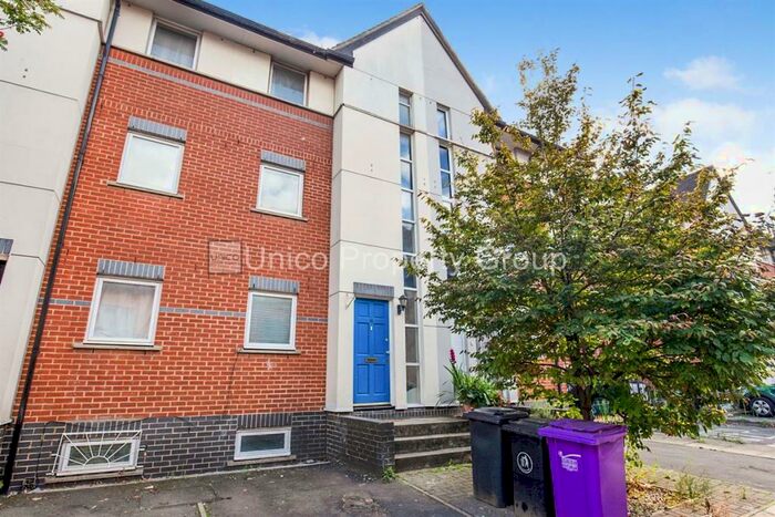 4 Bedroom Terraced House To Rent In Blondin Street, London, E3