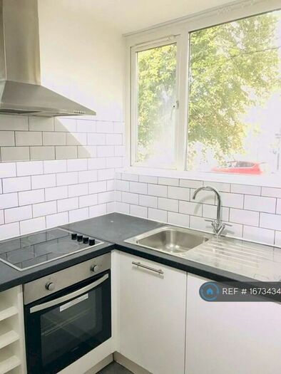 2 Bedroom Flat To Rent In Bellmore Court, Croydon, CR0