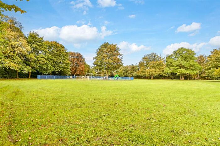 1 Bedroom Flat For Sale In Kings Lane, Sutton, Surrey, SM1