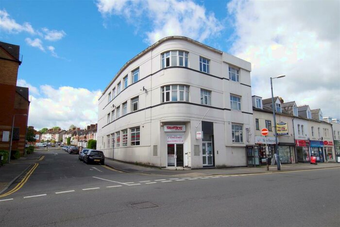 1 Bedroom Flat To Rent In Commercial Rd, Town Centre, SN1