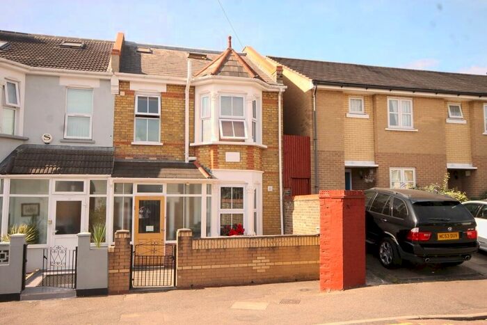 1 Bedroom Flat To Rent In Exeter Road, Walthamstow, London E17