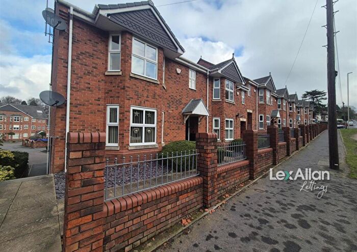 2 Bedroom Flat To Rent In Crownoakes Drive, Wordsley, DY8