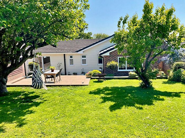 3 Bedroom Detached Bungalow For Sale In Horns Park, Bishopsteignton, TQ14