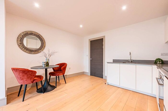 1 Bedroom Flat To Rent In Zenith House, Wood Green, London, N15