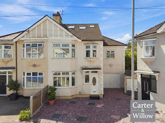 6 Bedroom Semi Detached House For Sale In Surrey Road, Dagenham, RM10
