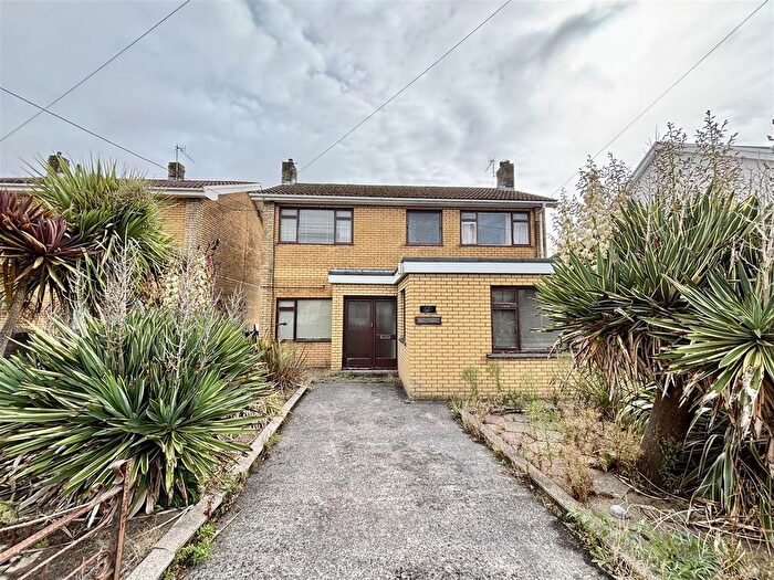 3 Bedroom Detached House For Sale In Corporation Avenue, Llanelli, SA15