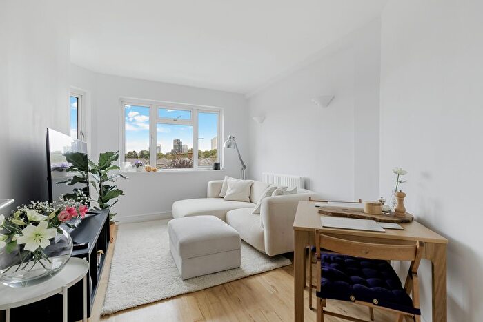 2 Bedroom Flat To Rent In Buchanan House, SW18