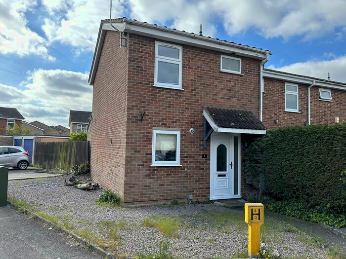 2 Bedroom End Of Terrace House To Rent In Merrion Close, Ipswich, Suffolk, IP2