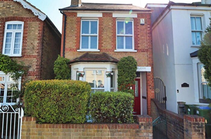 3 Bedroom Detached House For Sale In Sandford Road, Bexleyheath, DA7