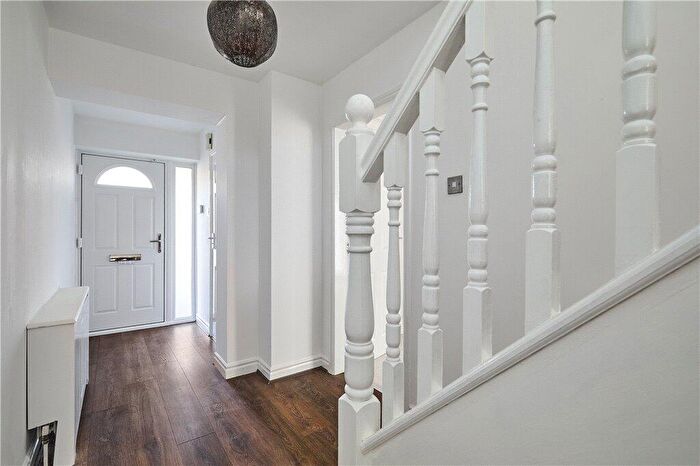 4 Bedroom Detached House For Sale In Oakleigh View, West Lane, Baildon, BD17