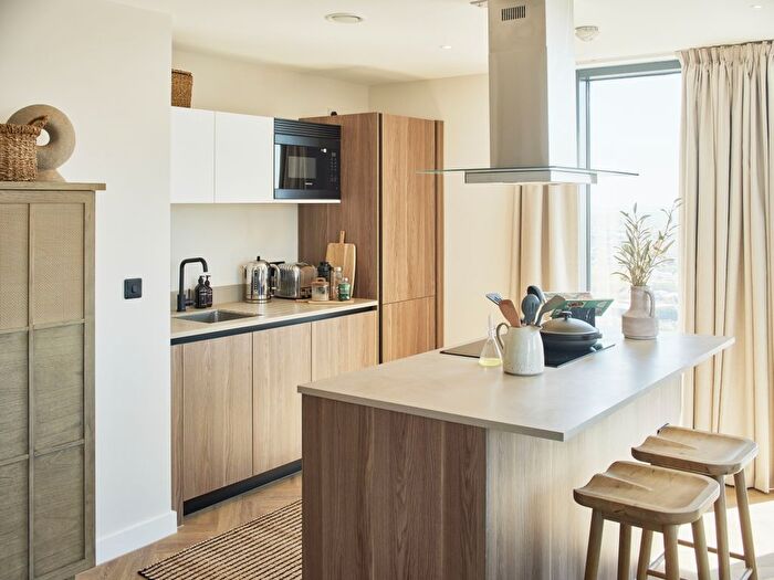 2 Bedroom Flat To Rent In James Watt Queensway, Birmingham, B4