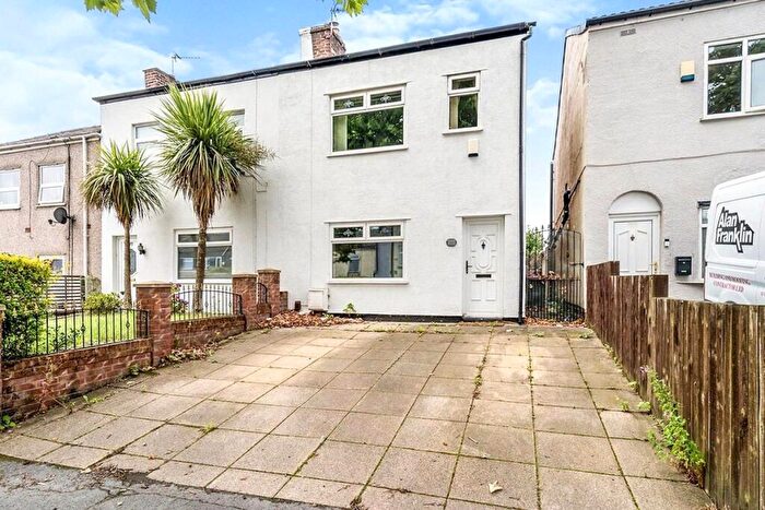 3 Bedroom End Of Terrace House For Sale In Bolton Road, Worsley, Manchester, Greater Manchester, M28