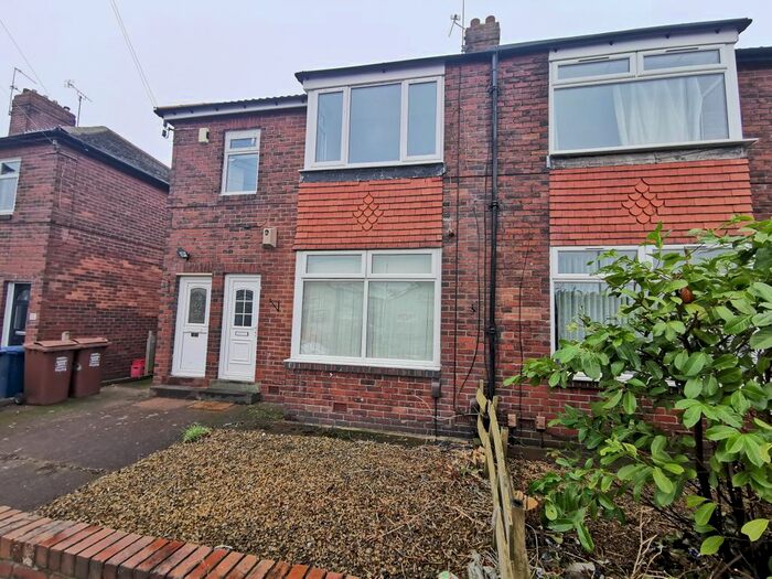 2 Bedroom Flat To Rent In Benfield Road, Newcastle Upon Tyne, NE6