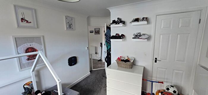 2 Bedroom Flat For Sale In St. James Road, Fleet, GU51