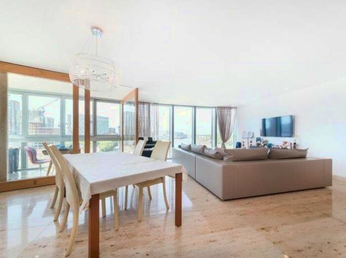 2 Bedroom Flat To Rent In The Tower, St George Wharf, Vauxhall, SW8