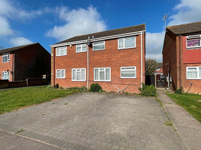 3 Bedroom Semi Detached House To Rent In Fawkham Road, Longfield, DA3