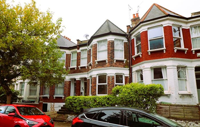 2 Bedroom Flat To Rent In Falkland Road, London, N8
