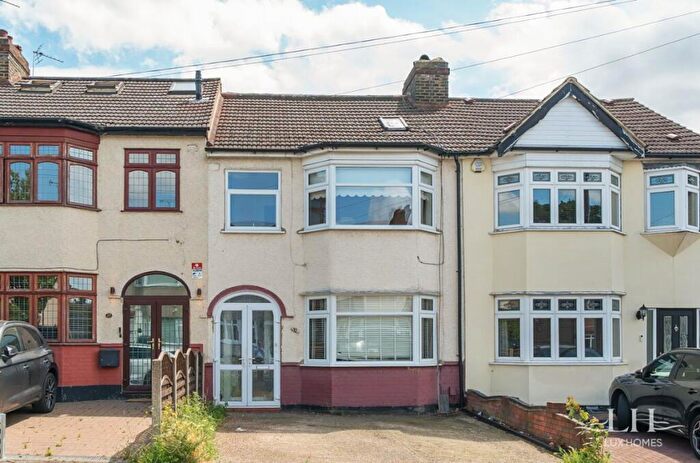 4 Bedroom Terraced House For Sale In Mendip Road, Hornchurch, RM11