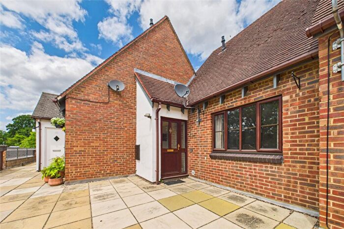 1 Bedroom Maisonette To Rent In Maiden Lane Centre, Lower Earley, Reading, Berkshire, RG6